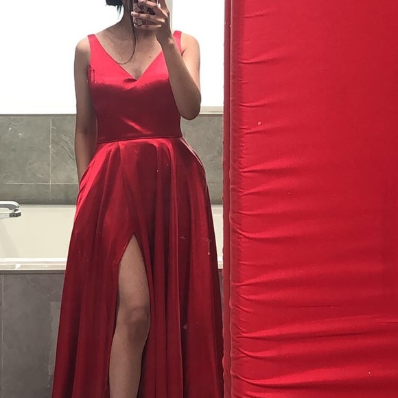 Sherri Hill Prom Dress - Picture 4 of 7